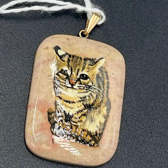 Lee Sands VNTG Hand Painted Cat Brooch 1/20 14k Gold Filled Bail New Deadstock - Picture 2 of 8